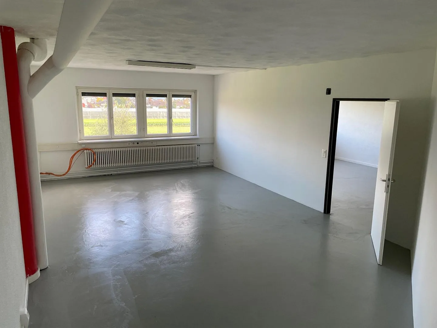 bright, spacious office premises - Photo 7 of 8