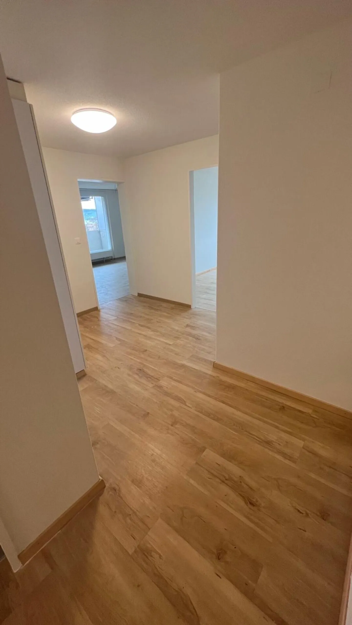 Bellissimo appartamento luminoso di 3 1/2 stanze - Foto 1 di 9