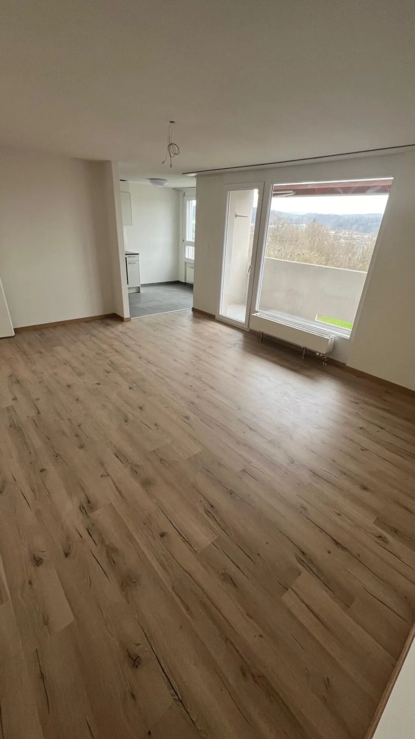 Bellissimo appartamento luminoso di 3 1/2 stanze - Foto 2 di 9