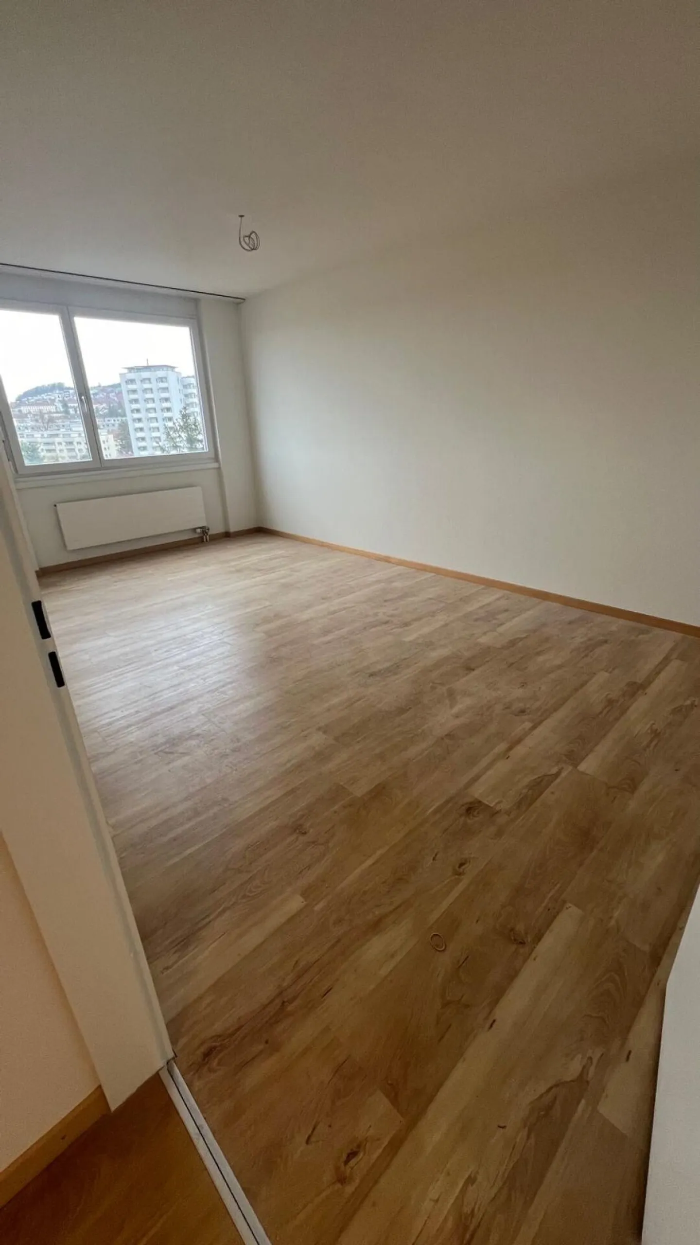 Bellissimo appartamento luminoso di 3 1/2 stanze - Foto 3 di 9