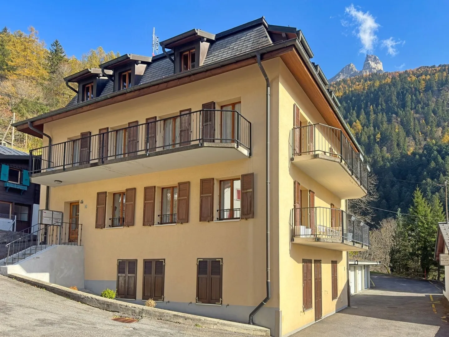 Appartamento attico con 3,5 stanze. - Foto 1 di 13
