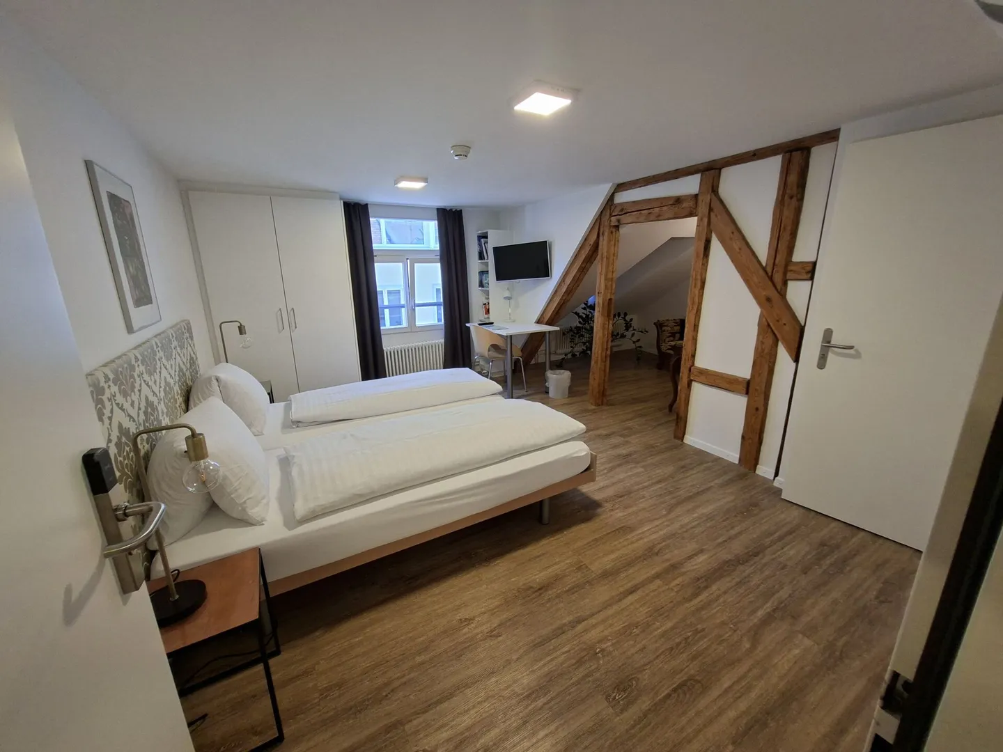 Camera arredata con bagno privato - Foto 2 di 12