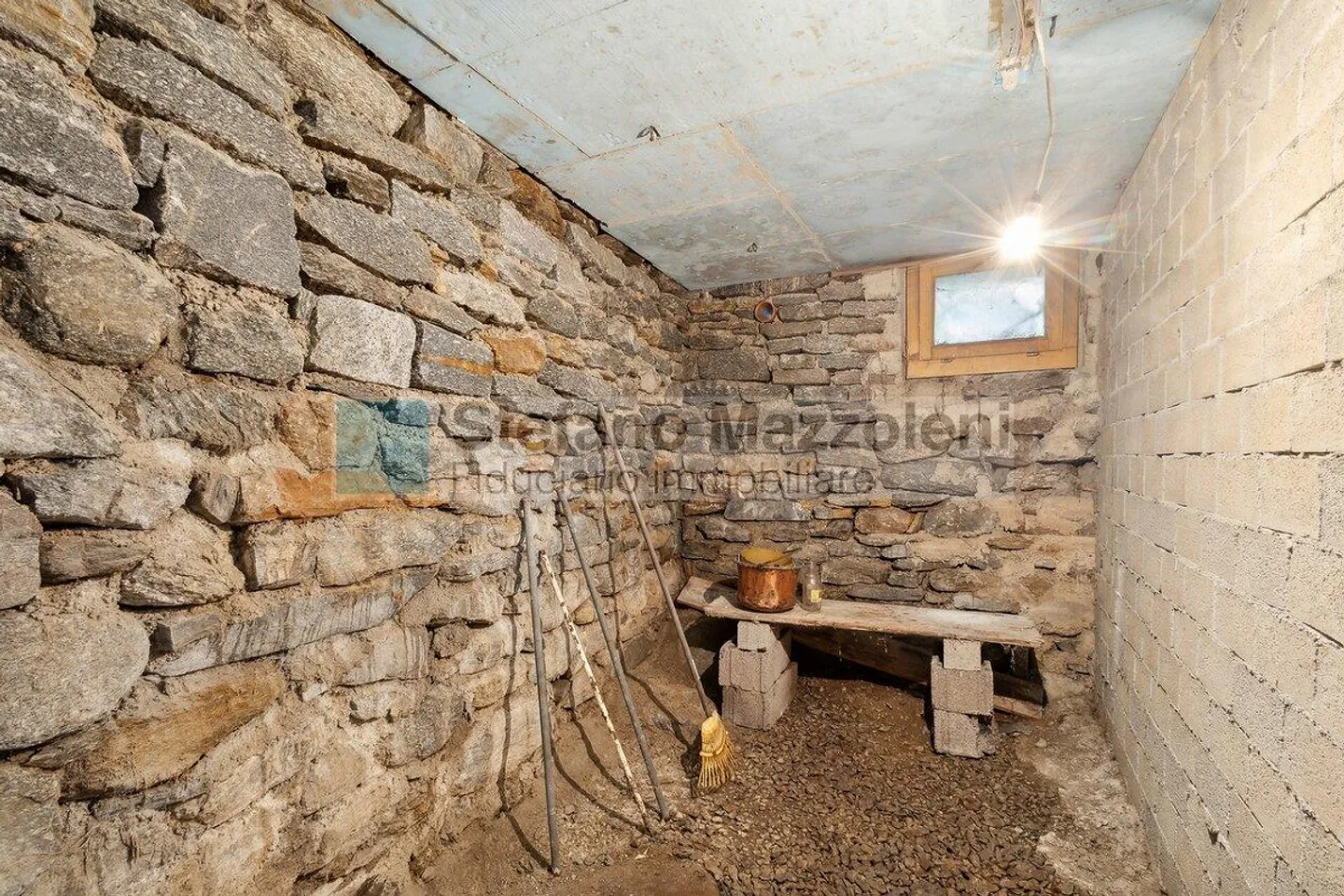 GIORNICO sur l'île du fleuve Ticino - Maison unifamiliale - Photo 9 sur 11