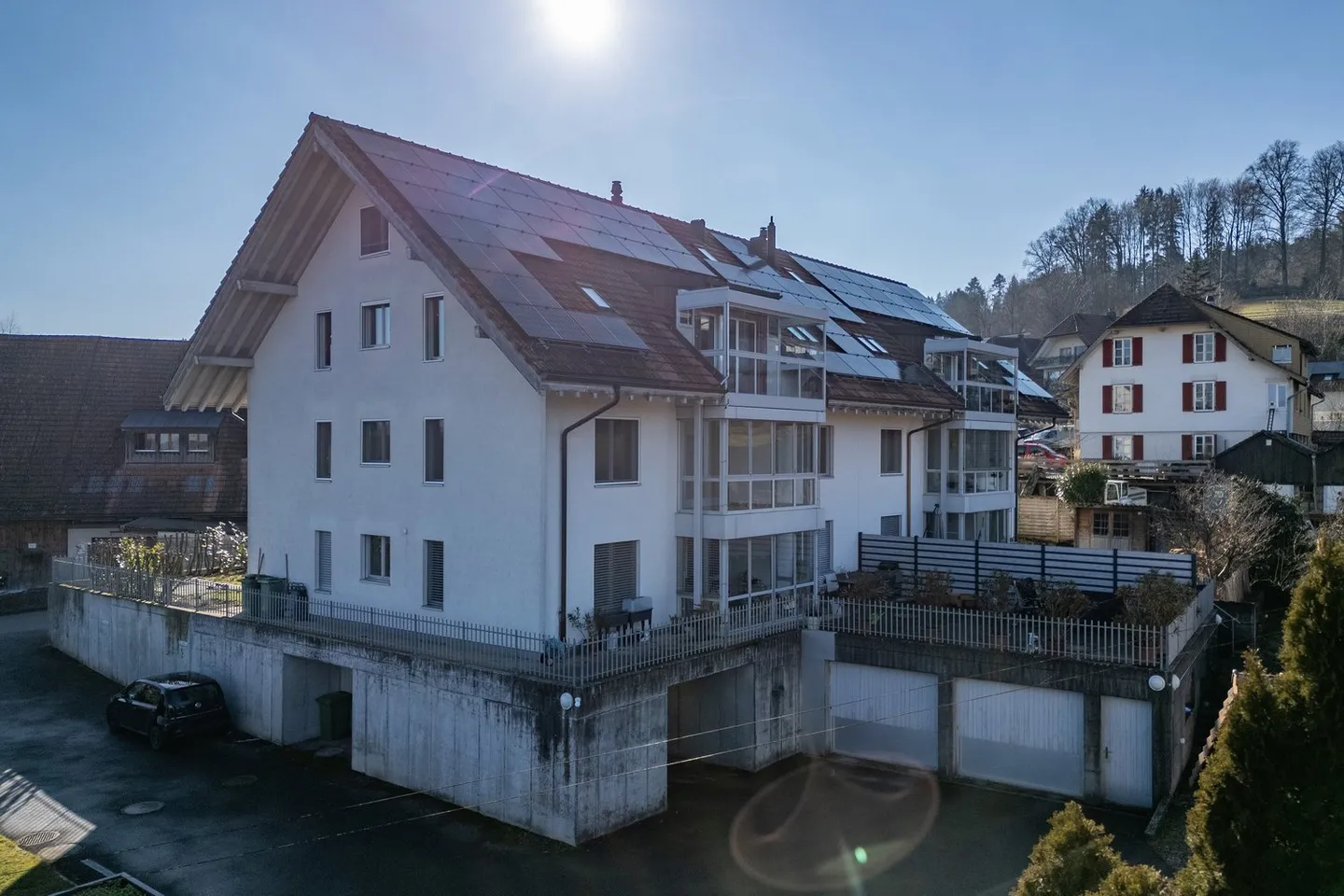 Attractive multi-family house with 6 apartments in Schüpfen - Photo 2 of 21