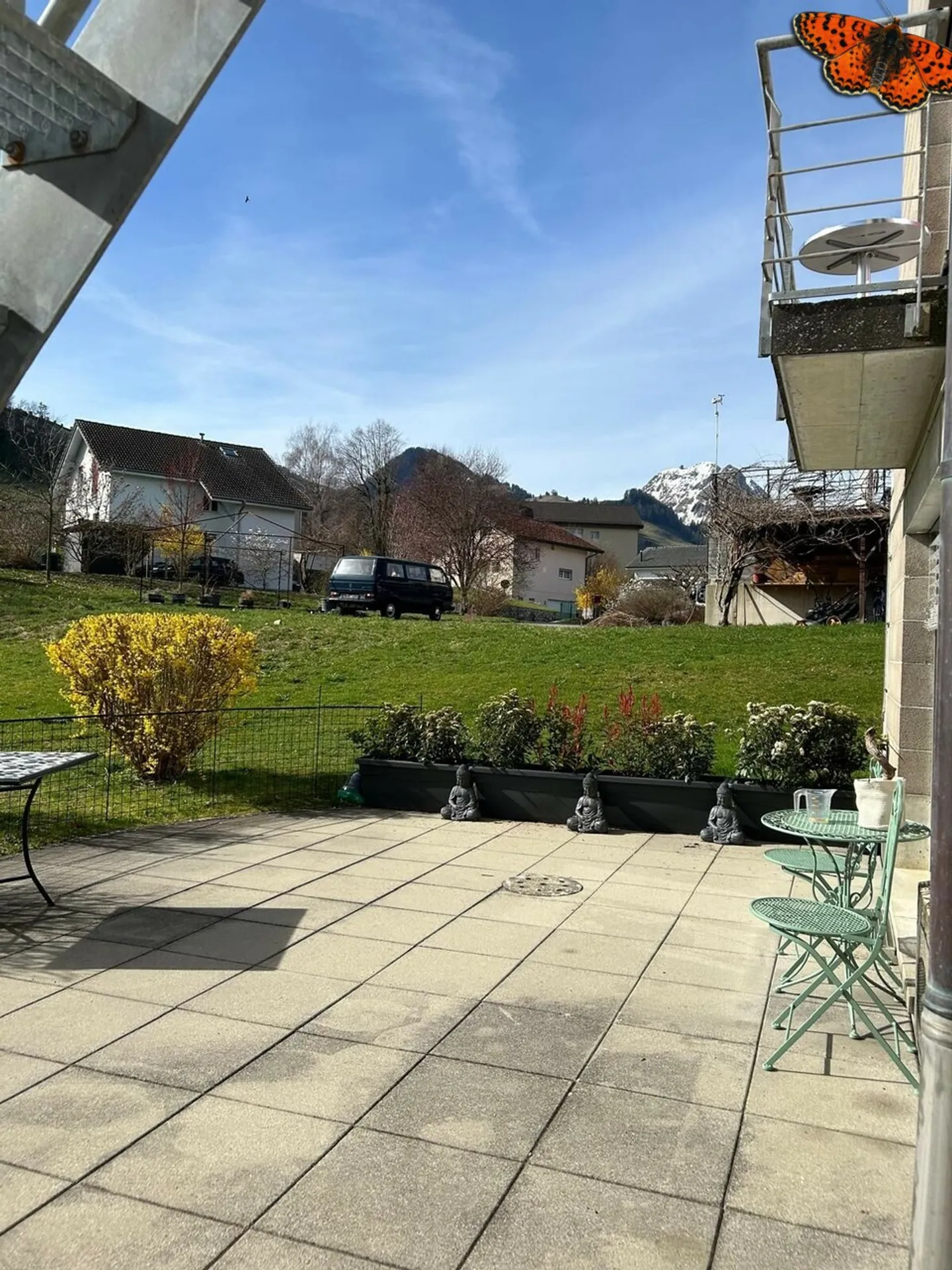 Charming Family Home with Garden - Photo 1 of 9