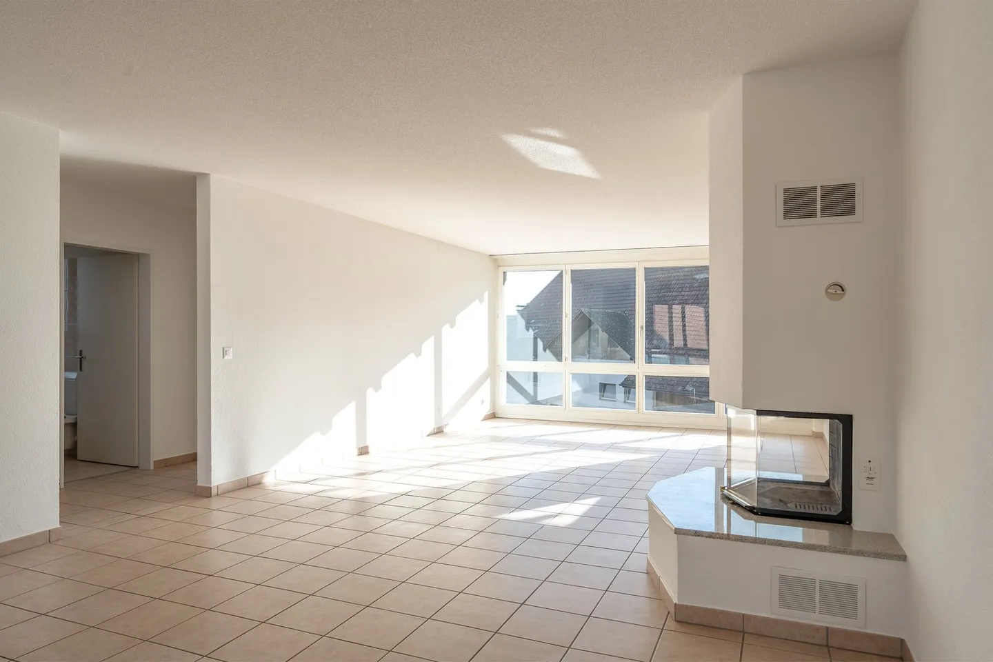 Attractive multi-family house with 6 apartments in Schüpfen - Photo 5 of 21