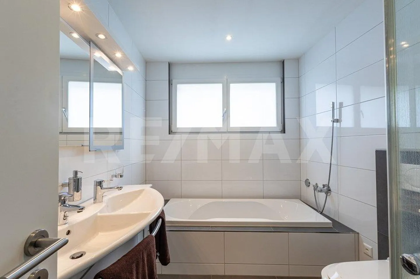 Geräumige Wohnung mit Seesicht - Foto 9 von 13