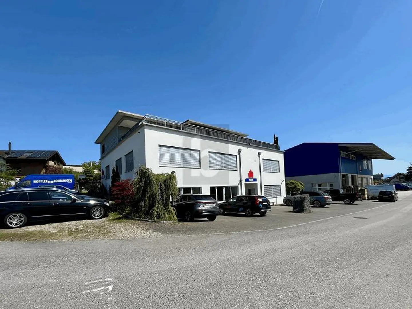 TOP AUSGESTATTET, MODERN UND VIEL PLATZ - Foto 1 von 6