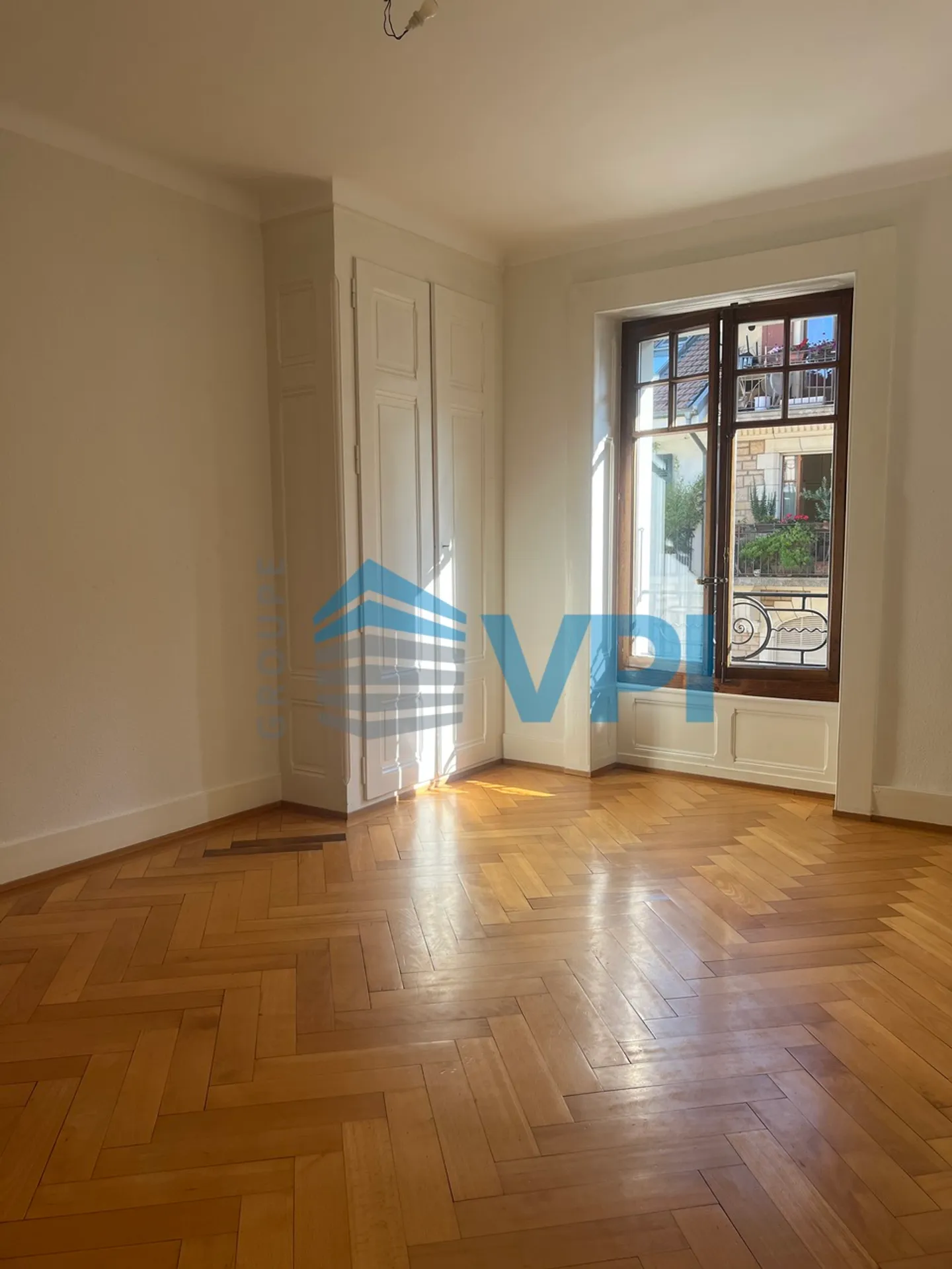 Charming 5-Room Apartment - Photo 13 of 13