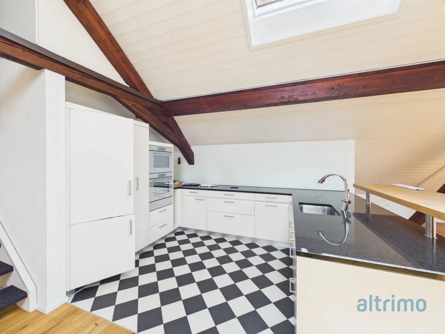 Appartement en penthouse spacieux de 178m2 ! - Photo 2 sur 14