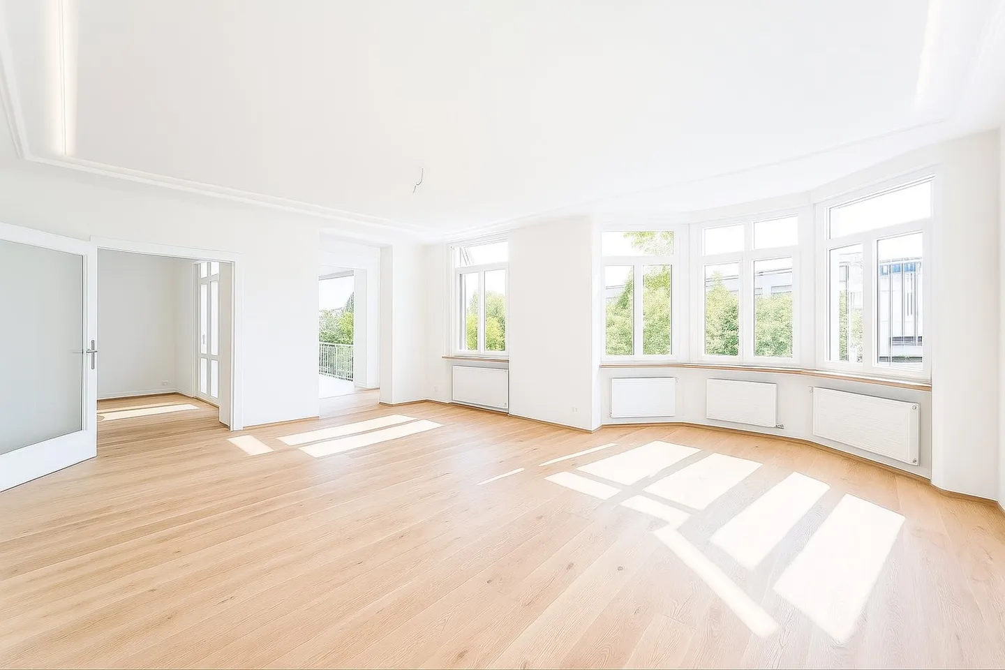 Première location d'un appartement de 5 pièces de rêve dans un ancien bâtiment après rénovation complète - Photo 1 sur 17