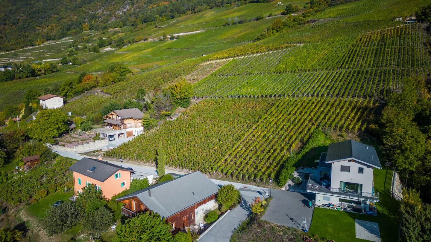 TERRAIN AVEC PERMIS DE CONSTRUIRE VALIDE - 10 APPARTEMENTS - CALME ET VUE - EXCLUSIF - Photo 5 sur 8