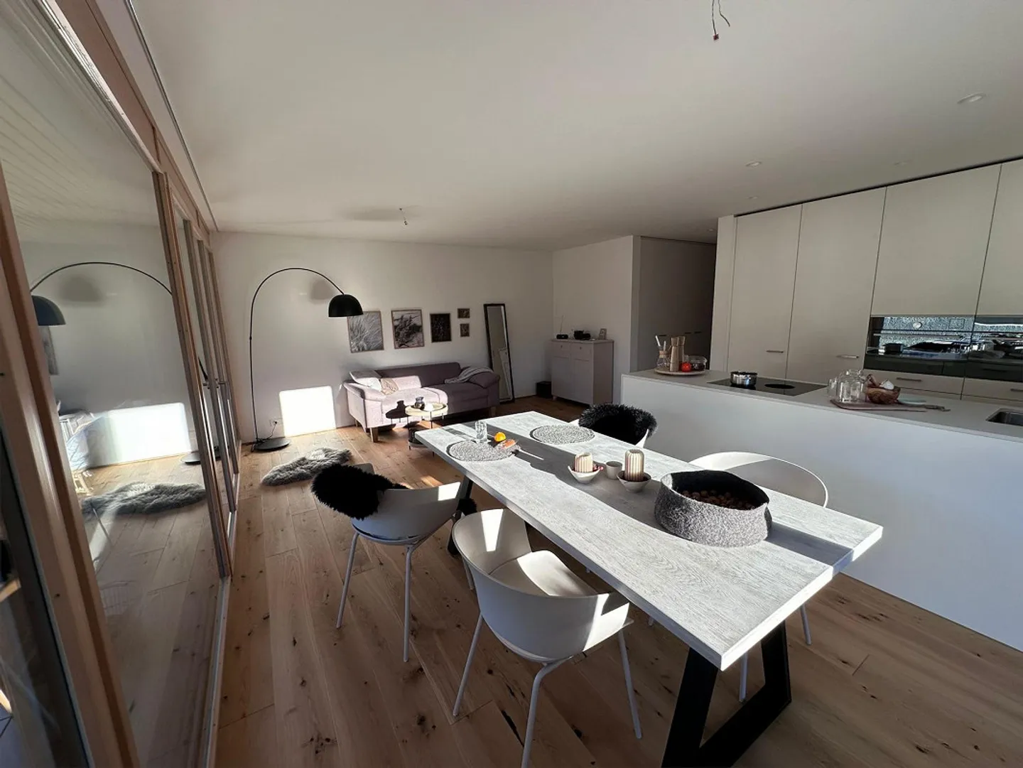 Appartamento giardino 3.5 locali soleggiato a Tomils (GR) – Nuova costruzione 2025, moderno - Foto 5 di 13