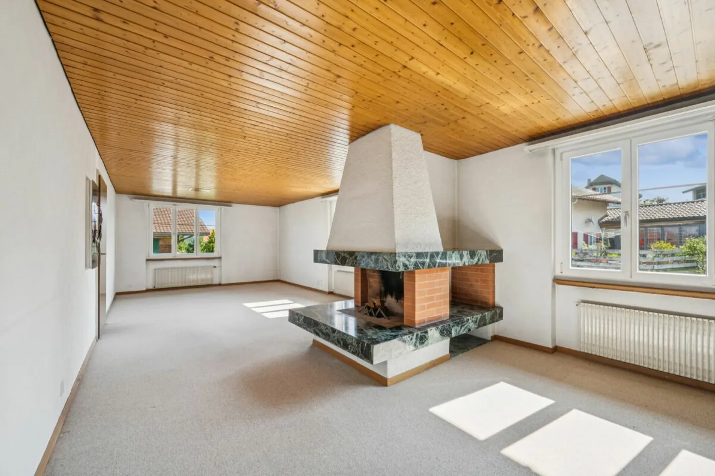 Casa multifamiliare versatile con quattro unità abitative e numerose possibilità - Foto 4 di 13