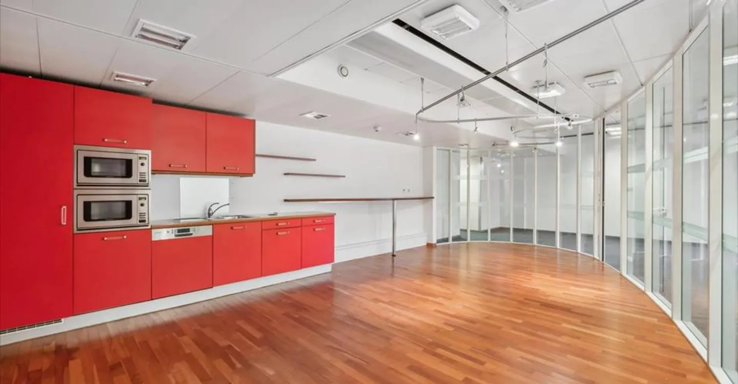 Office space for rent - Photo 11 of 13