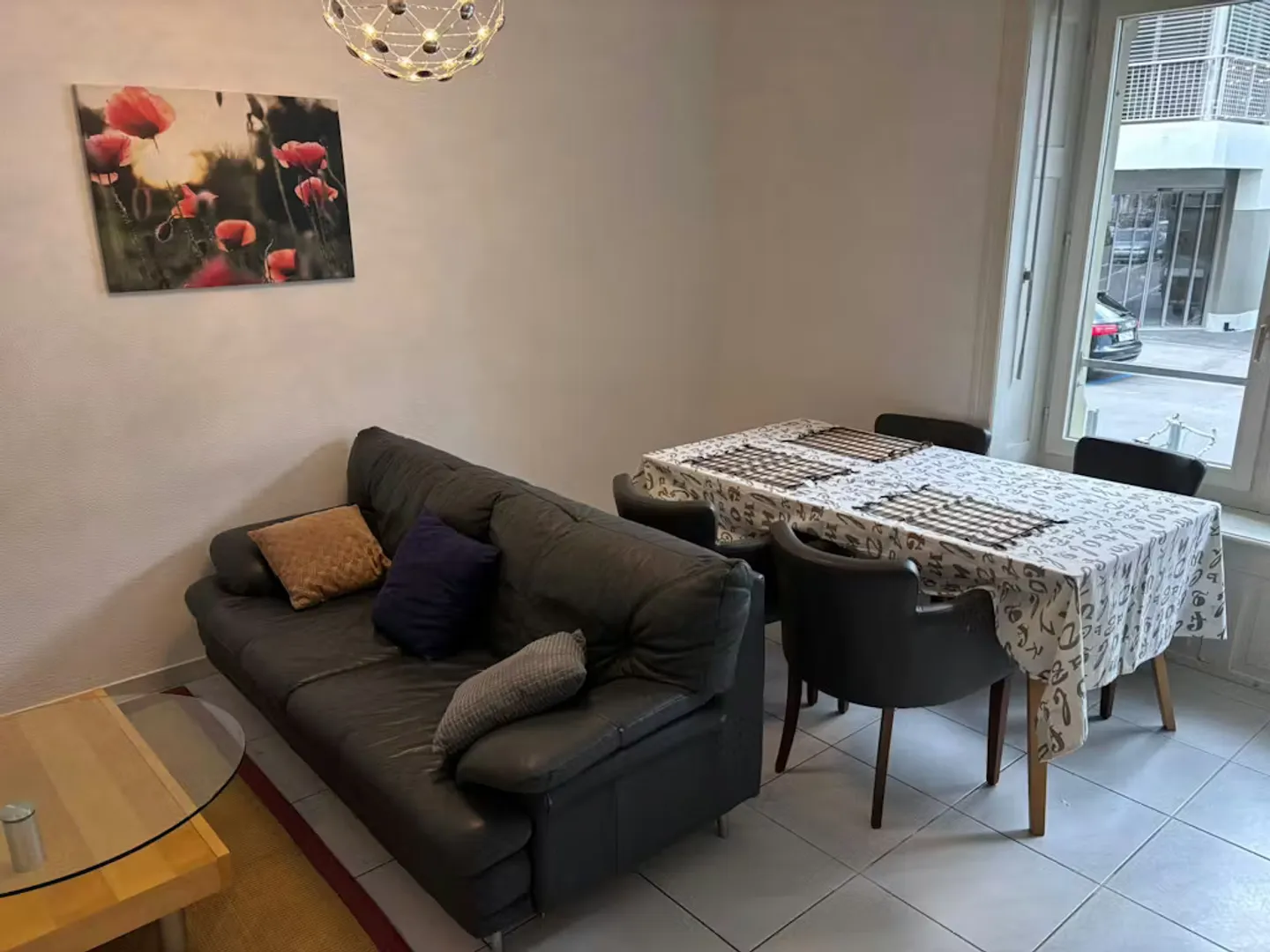 Charming Chalet in Zürich - Photo 2 of 10