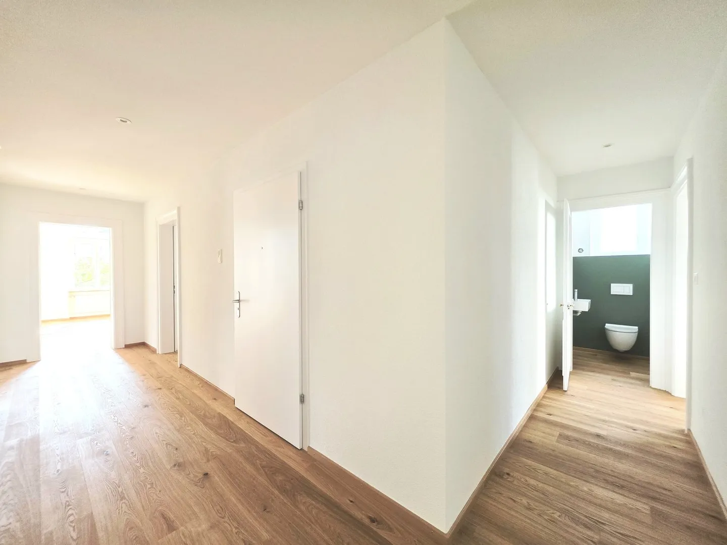 Première location d'un appartement de 5 pièces de rêve dans un ancien bâtiment après rénovation complète - Photo 10 sur 17