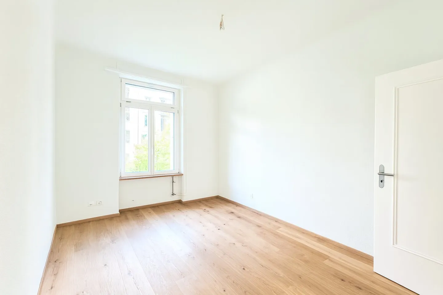 Première location d'un appartement de 5 pièces de rêve dans un ancien bâtiment après rénovation complète - Photo 13 sur 17