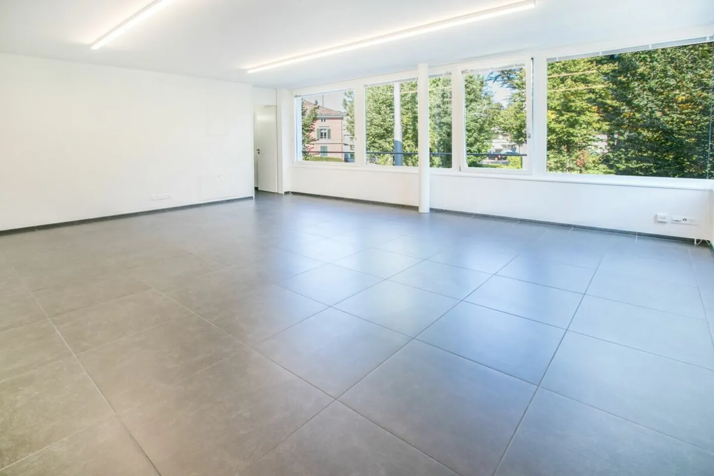 Spazio commerciale di circa 37 m² nel cuore di Winterthur vicino alla stazione principale - Foto 2 di 5