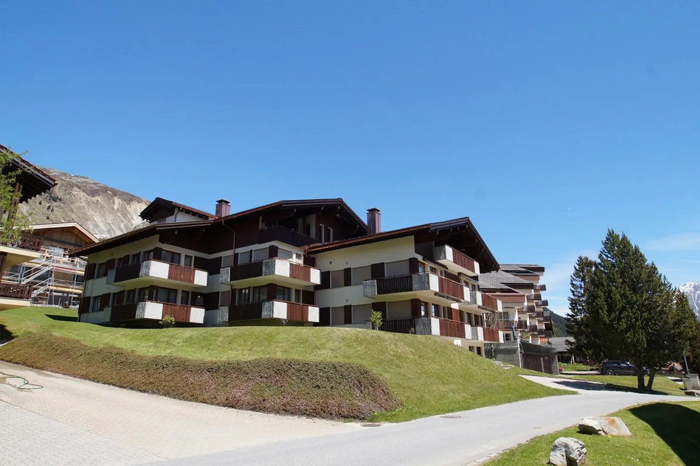 Charmante Wohnung in Sedrun - Foto 2 von 17