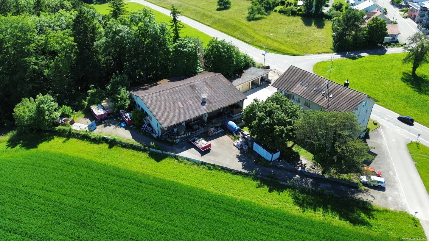 Affascinante casa plurifamiliare con potenziale di sviluppo e opzione di nuova costruzione pianificata - Foto 2 di 7