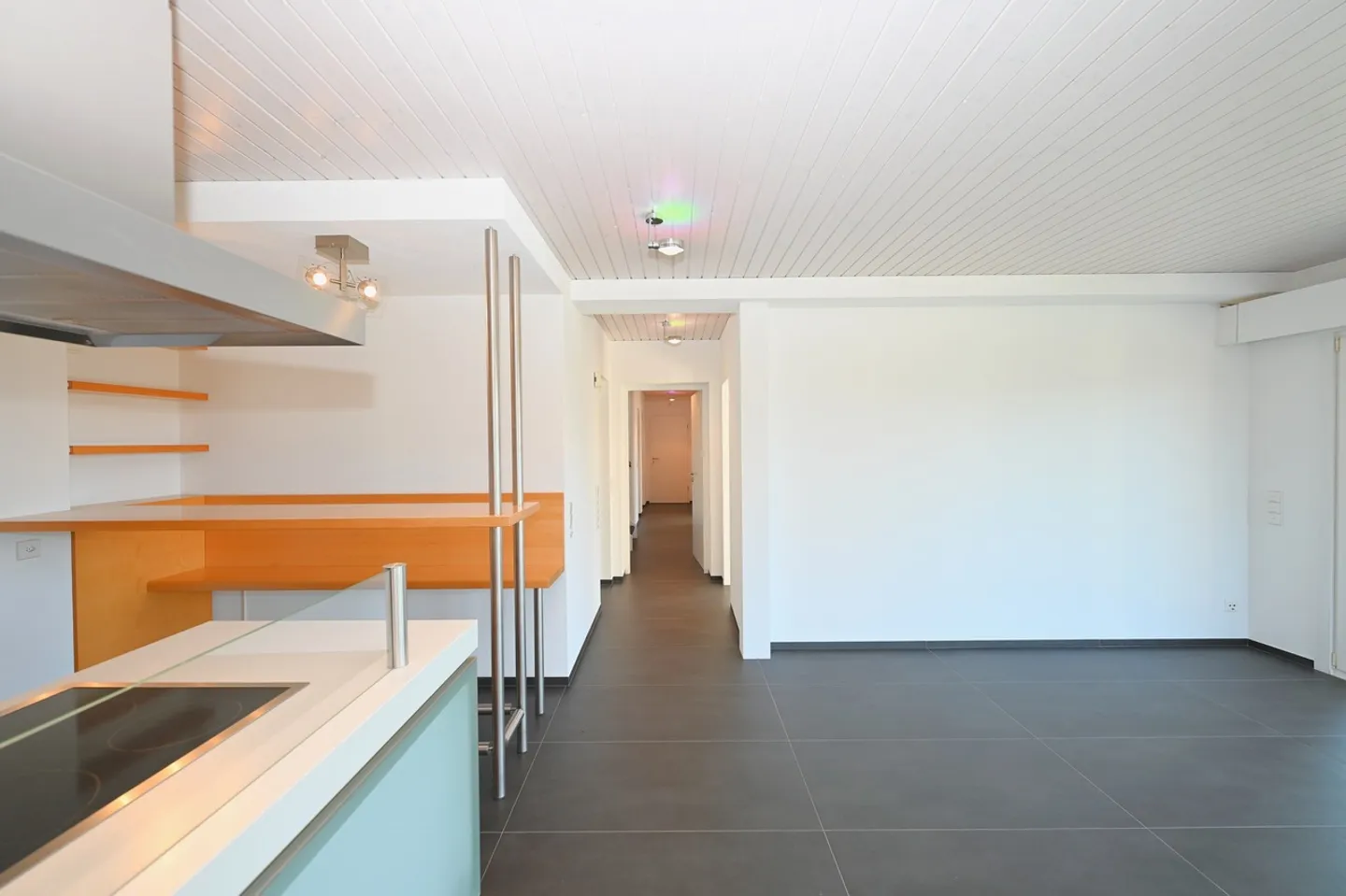 Modern Villa in Carabbia - Photo 23 of 26