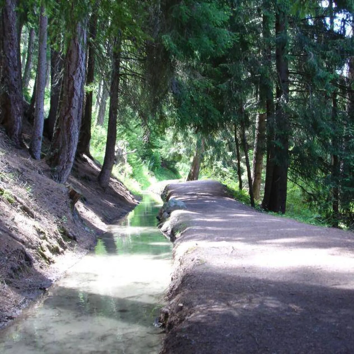 Café-Restaurant avec Appartements - Photo 5 sur 12