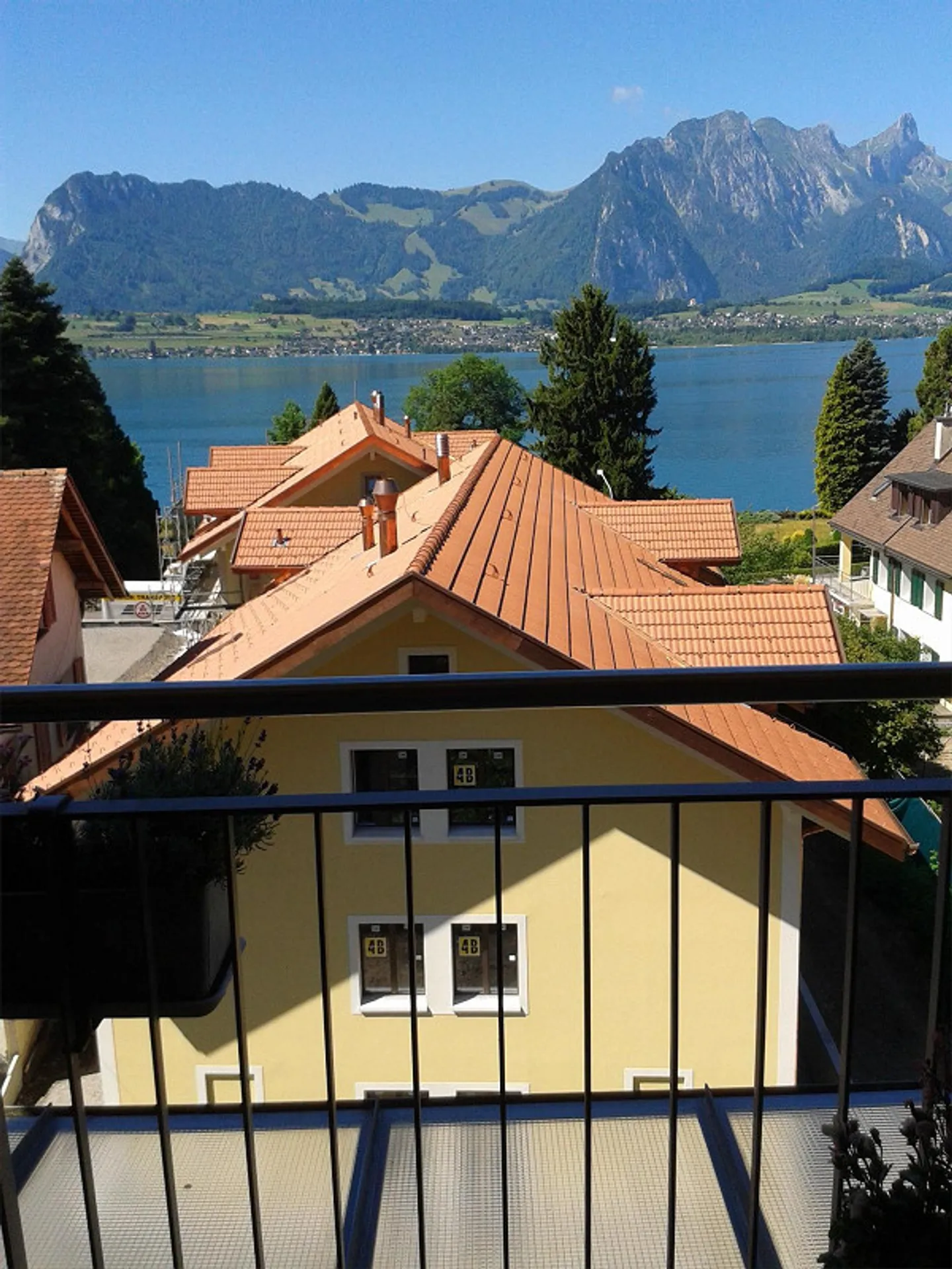 Appartement de 3 pièces avec vue - Photo 2 sur 4