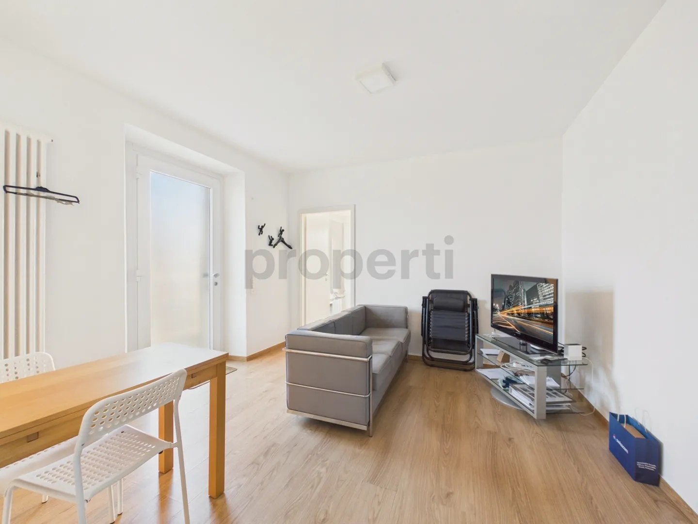 Bâtiment rénové au cœur de Contone : un charmant duplex et deux appartements déjà loués. - Photo 8 sur 13