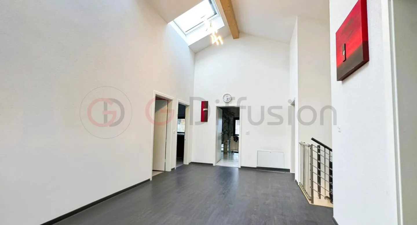 Élégante Villa Familiale avec Jardin - Photo 5 sur 9