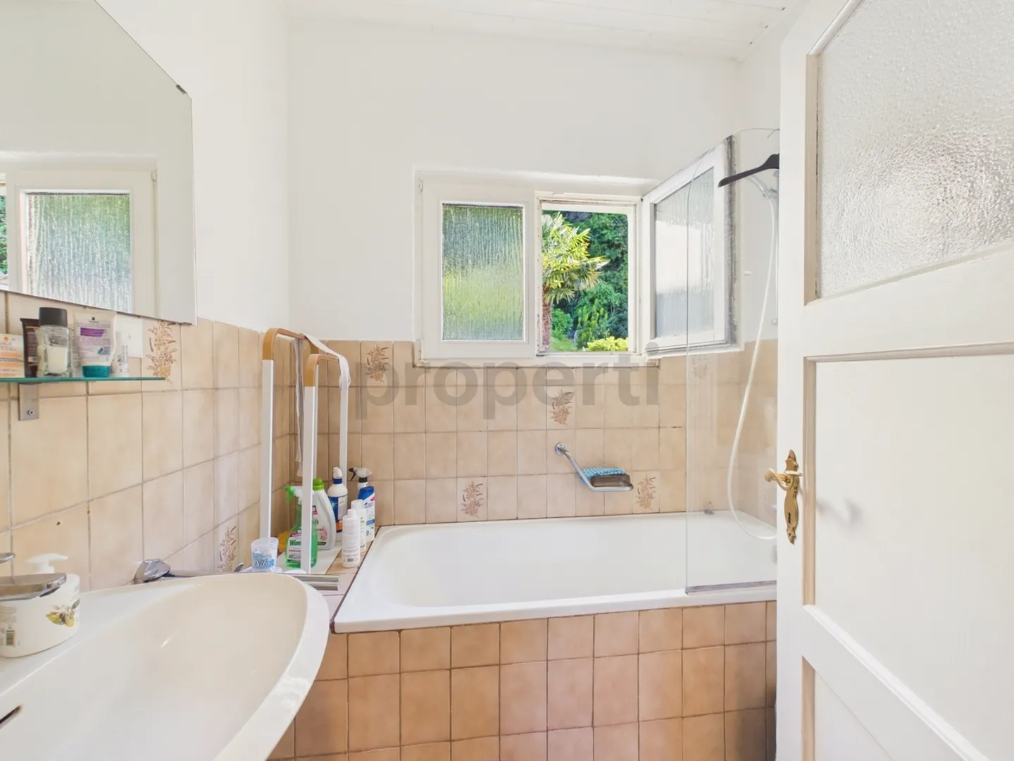 Bâtiment rénové au cœur de Contone : un charmant duplex et deux appartements déjà loués. - Photo 10 sur 13