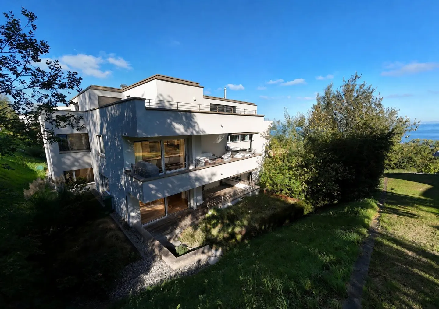 Un diamant vous attend ! Appartement 3½ pièces avec vue sur le lac - Photo 1 sur 12