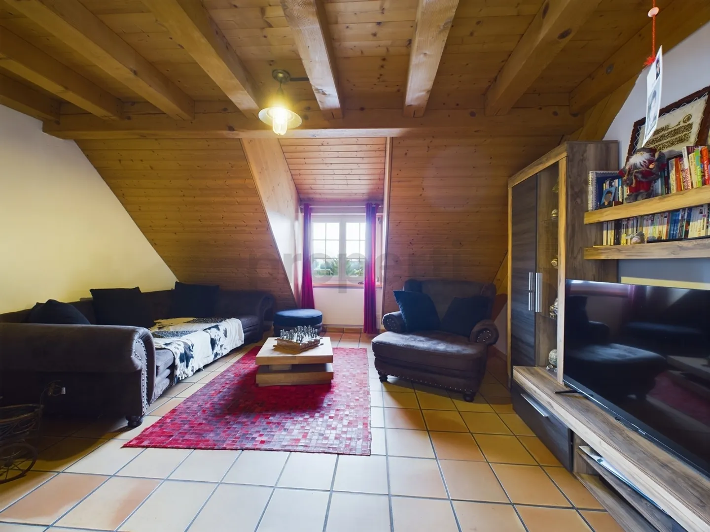 Charmant 5.5-Zimmer-Maisonette-Wohnung in Trasadingen - Foto 1 von 11