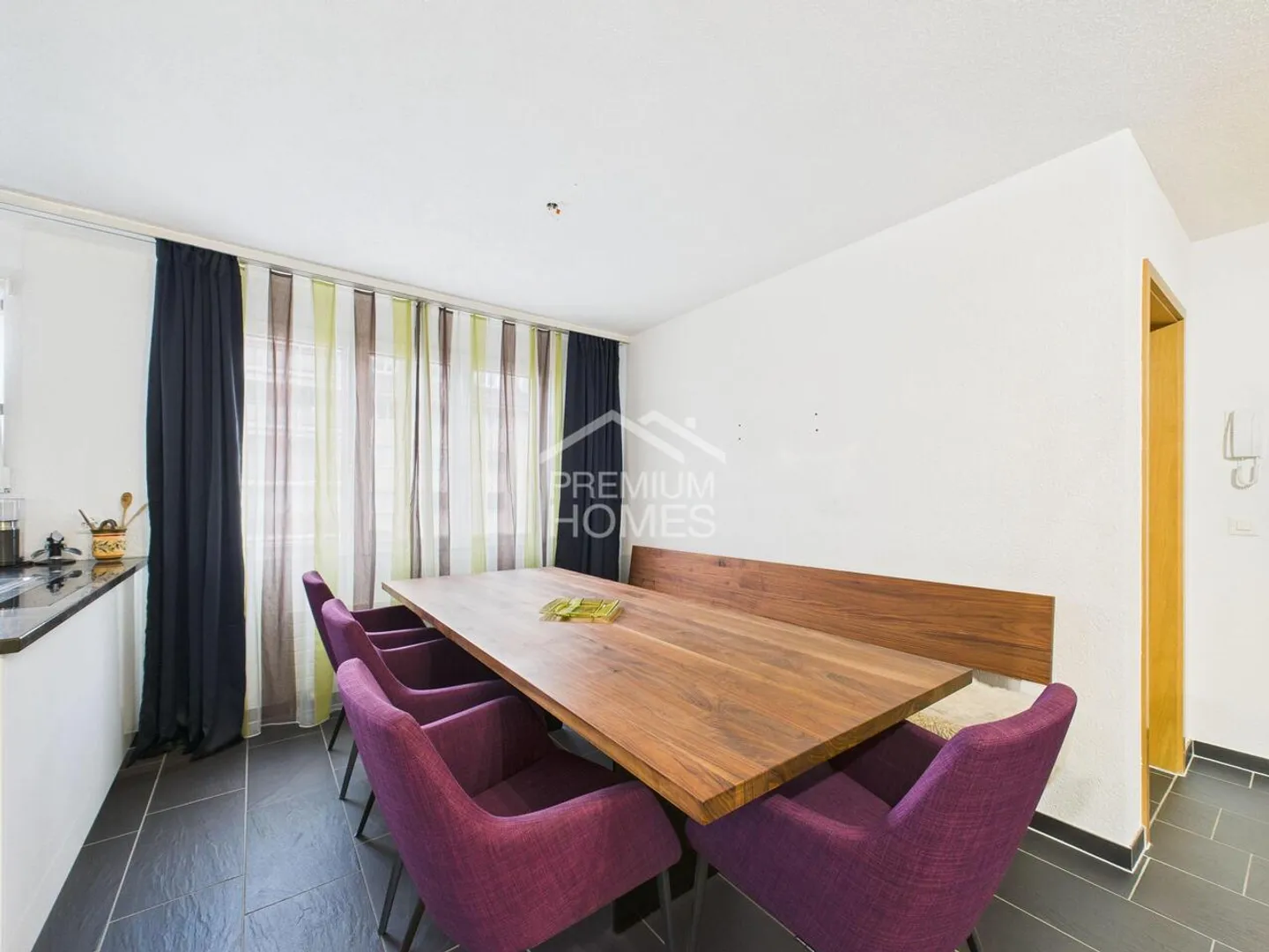 Succès de Printemps : Appartement Élégant avec Place de Parking en Sous-Sol - Photo 4 sur 7