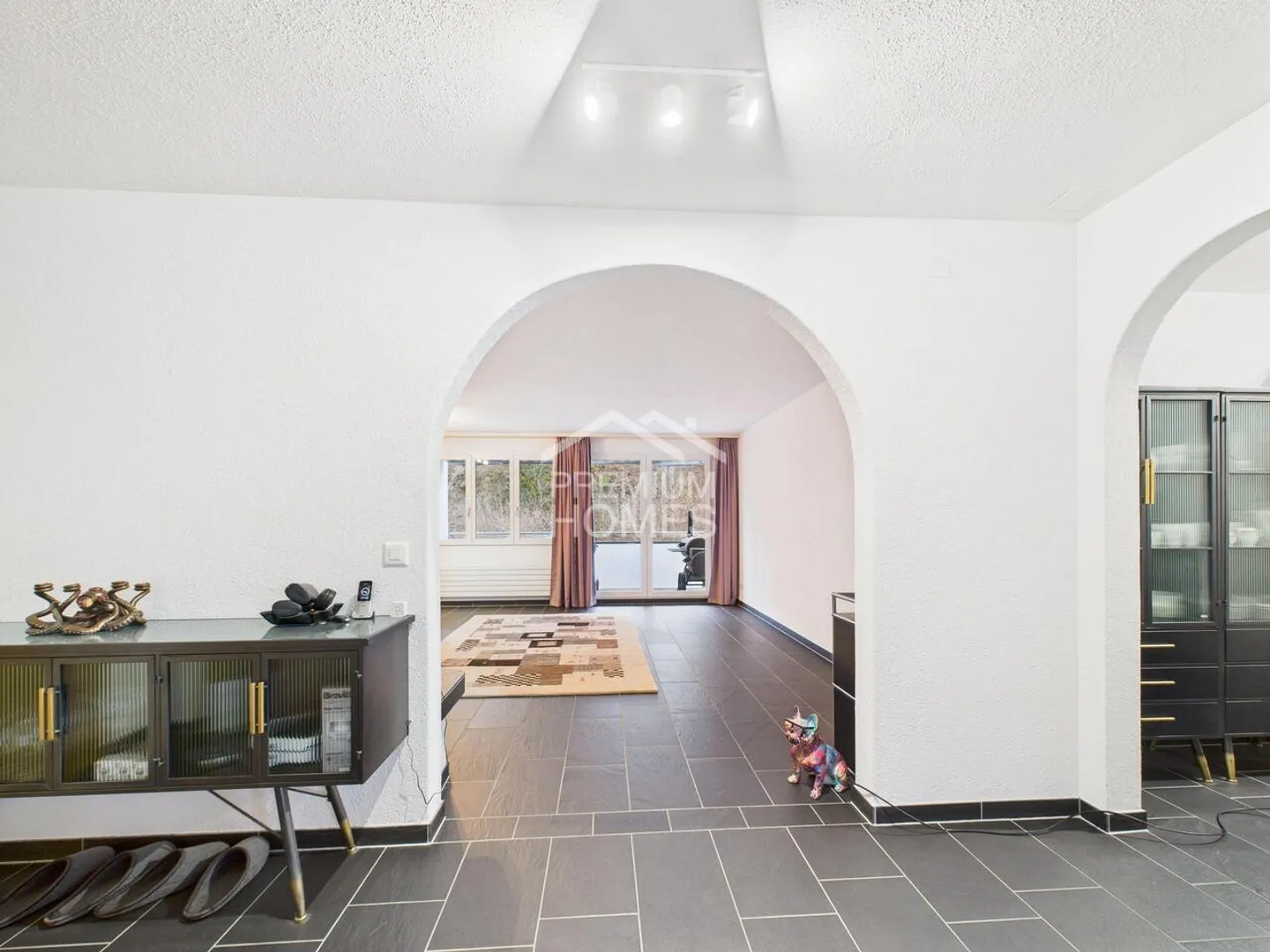 Succès de Printemps : Appartement Élégant avec Place de Parking en Sous-Sol - Photo 2 sur 7