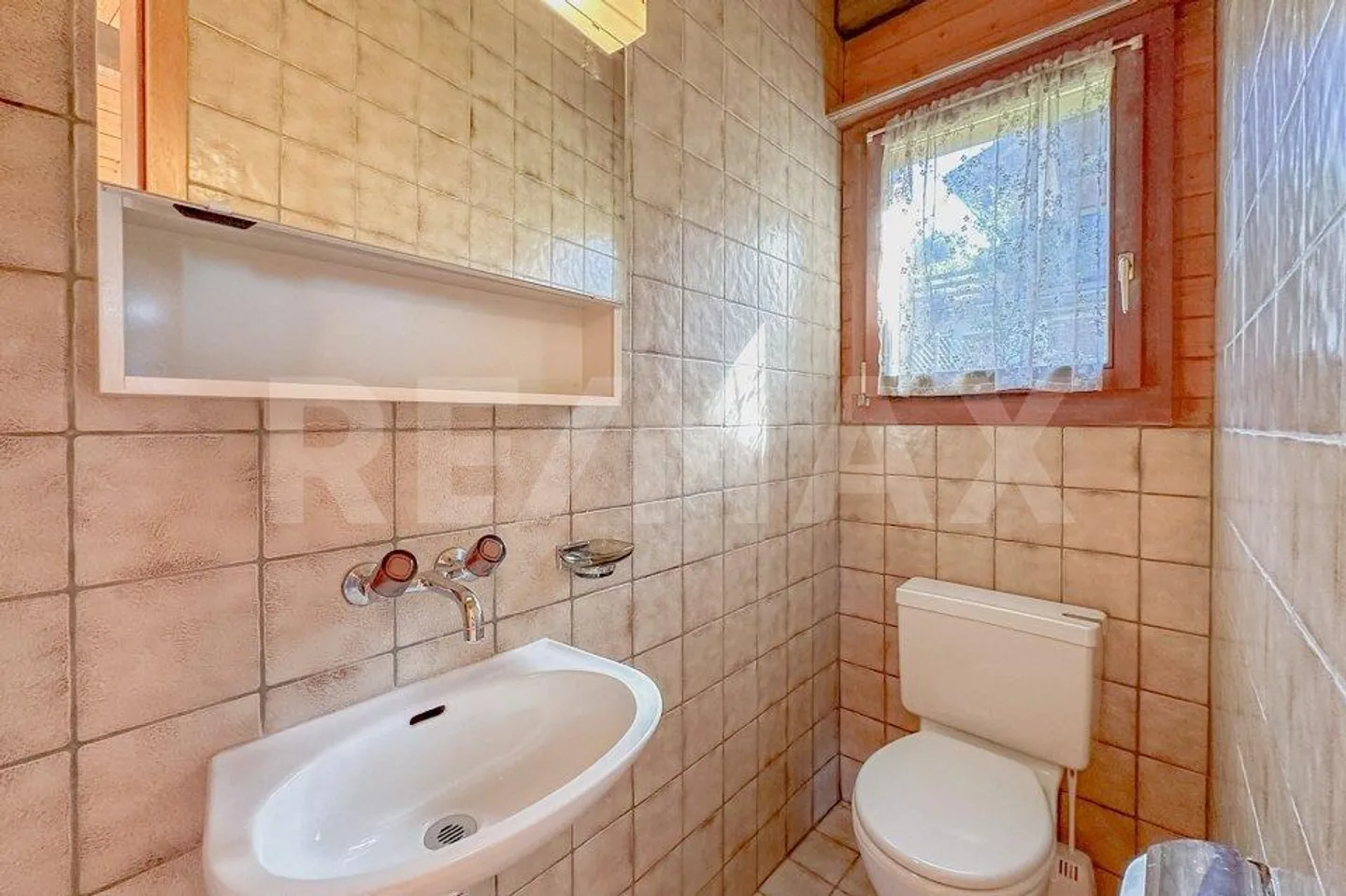 Casa unifamiliare indipendente in una posizione soleggiata e tranquilla - Foto 5 di 13