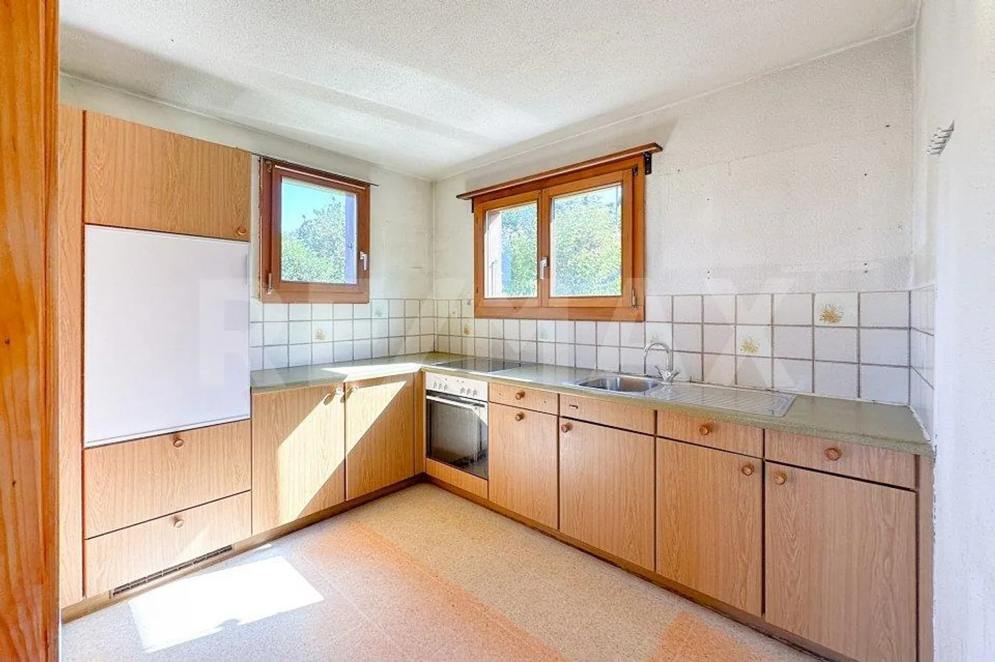 Casa unifamiliare indipendente in una posizione soleggiata e tranquilla - Foto 6 di 13