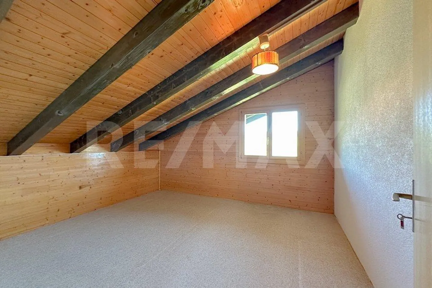 Casa unifamiliare indipendente in una posizione soleggiata e tranquilla - Foto 10 di 13
