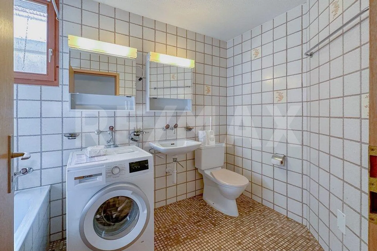 Casa unifamiliare indipendente in una posizione soleggiata e tranquilla - Foto 12 di 13