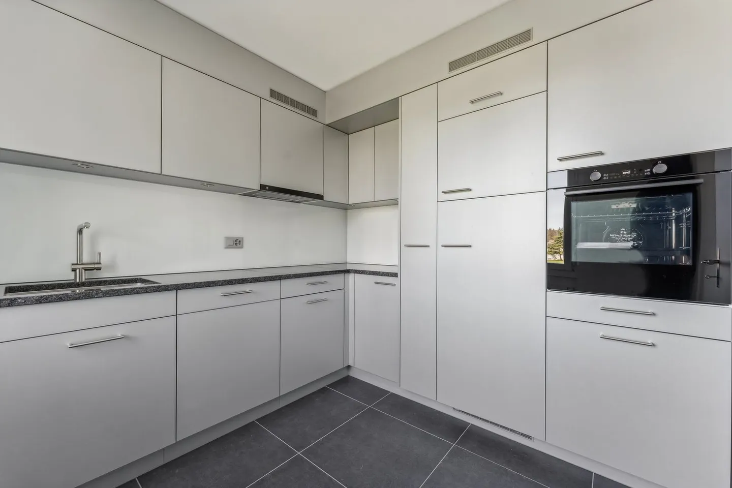 Renovated 4.5-room apartment in ownership standard - Photo 7 of 11