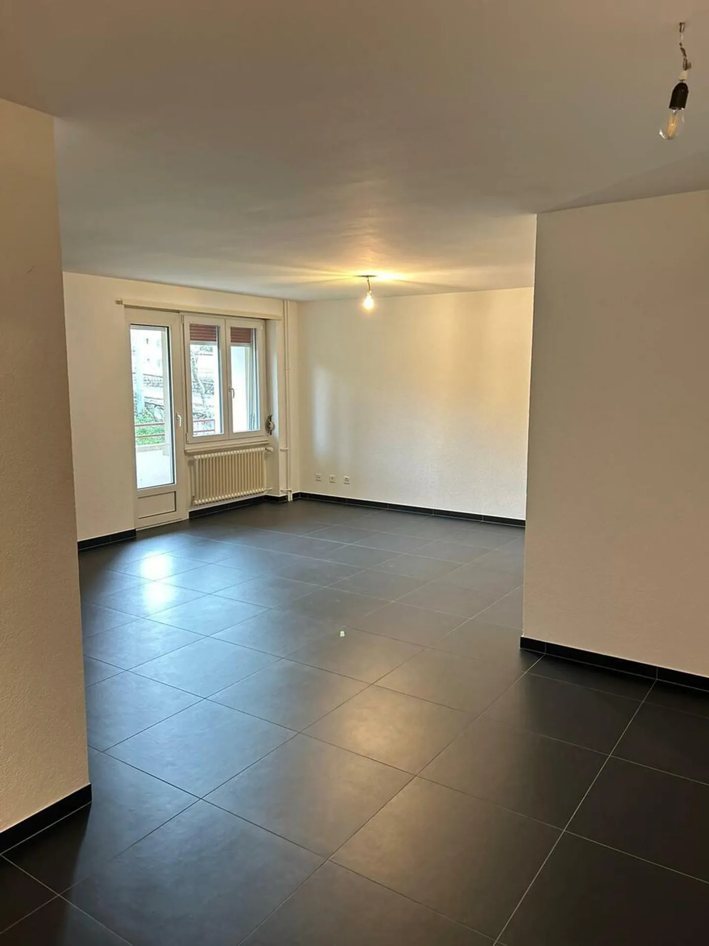 Appartamento ristrutturato e affascinante a Locle - Foto 2 di 5