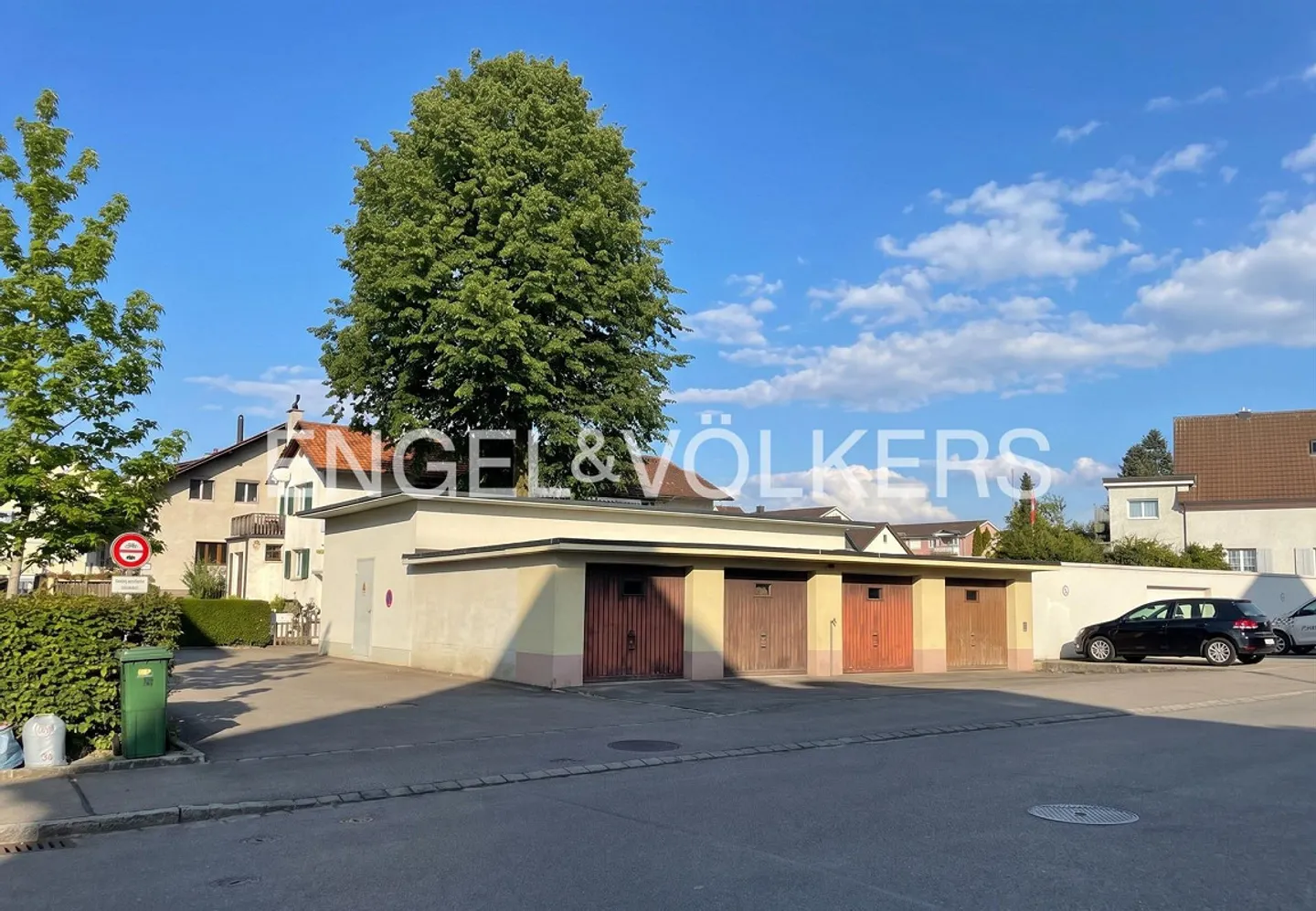 Sunny plot with potential in Rüti - Photo 2 of 4