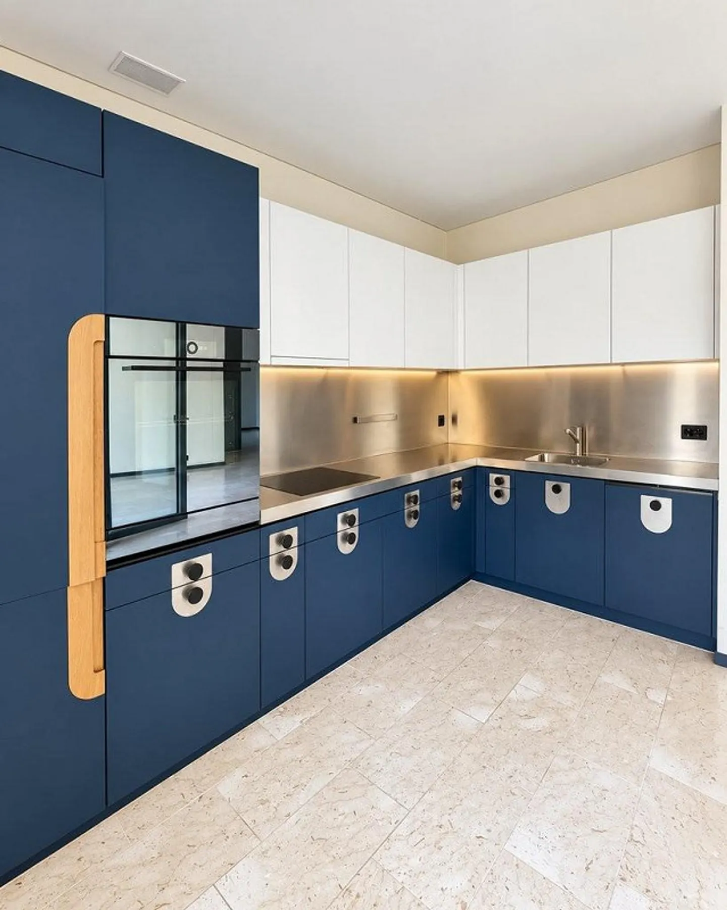 Stylish 3.5-room apartment with terrace and high-quality finish! - Photo 2 of 10