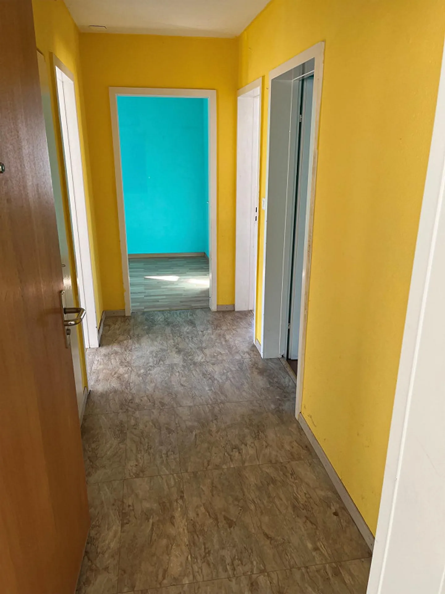 Attractive 3-room apartment ideal as a home or investment - Photo 3 of 8