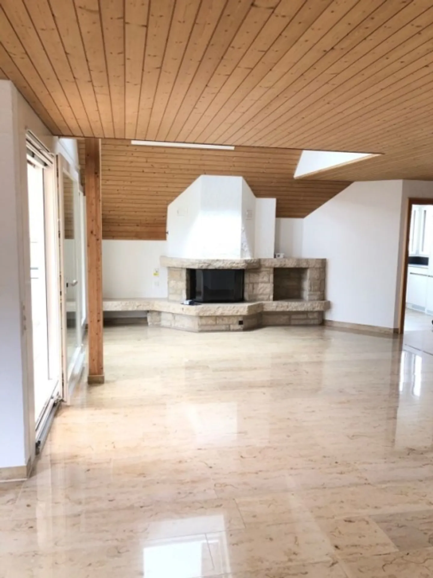 Appartement en duplex de 5,5 pièces sous les combles - Photo 1 sur 20