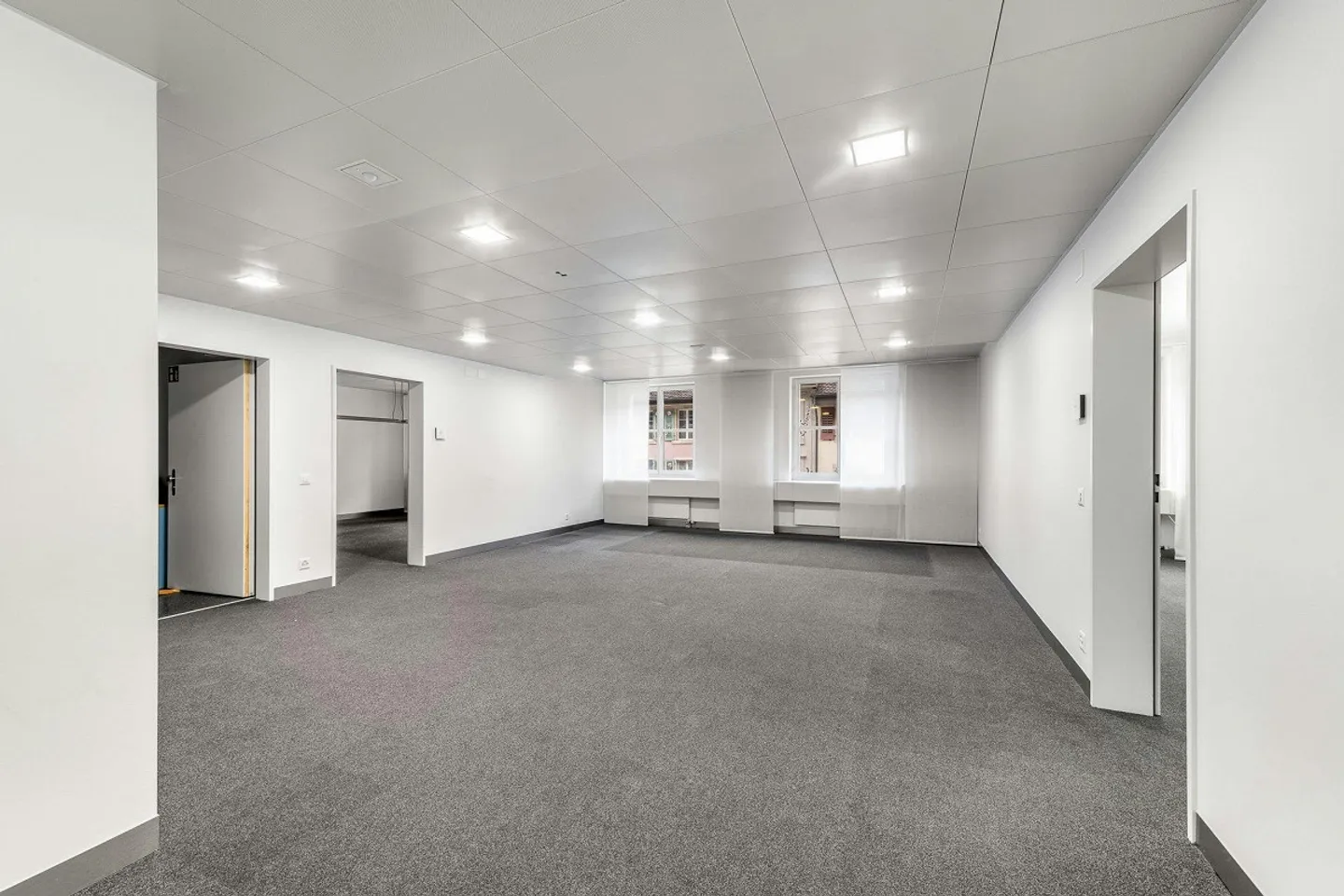 New office/practice space of approx. 100 m² on the 1st floor - right in the 'Stedtl... - Photo 2 of 13