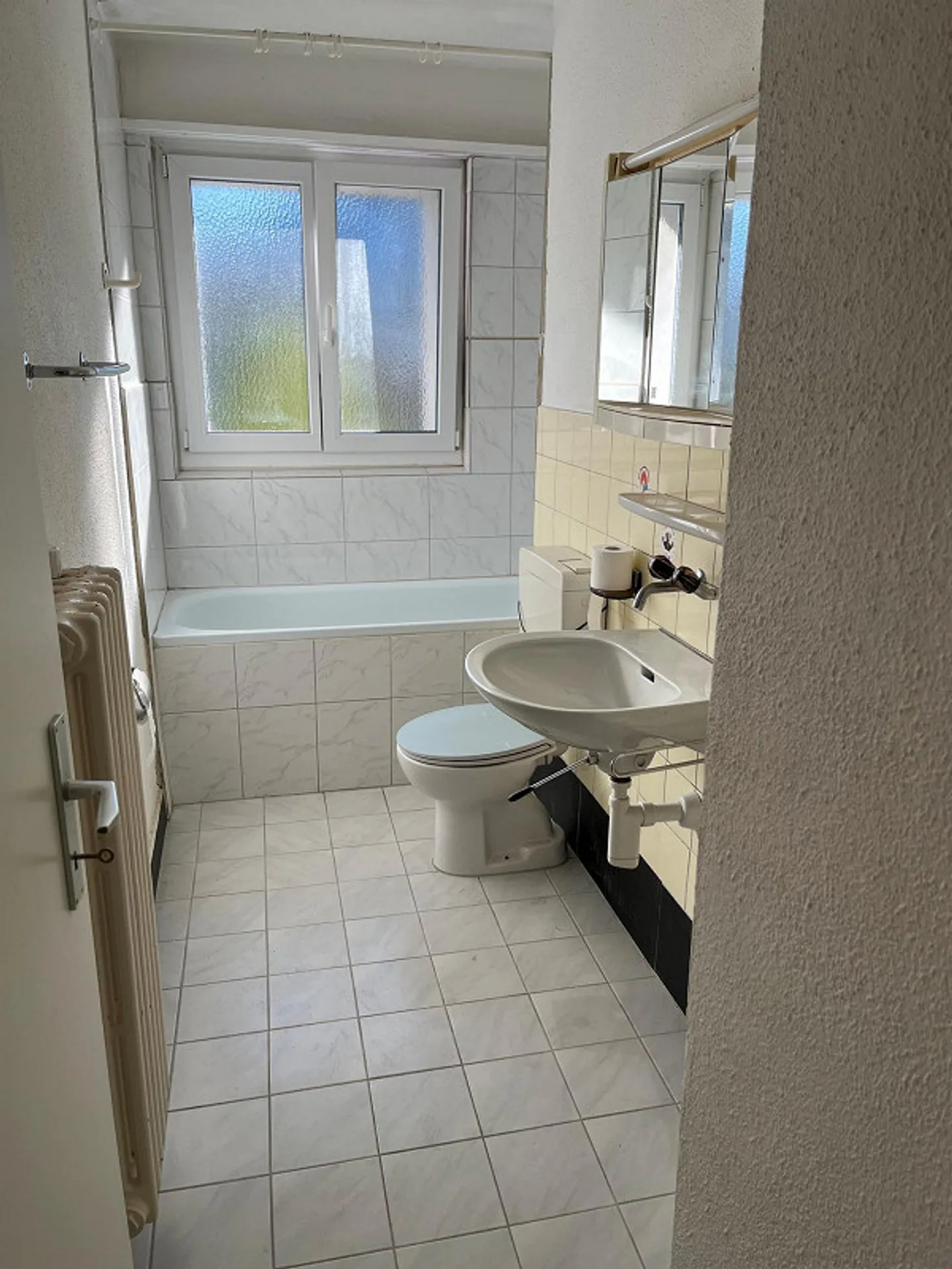 Attractive 3-room apartment ideal as a home or investment - Photo 4 of 8