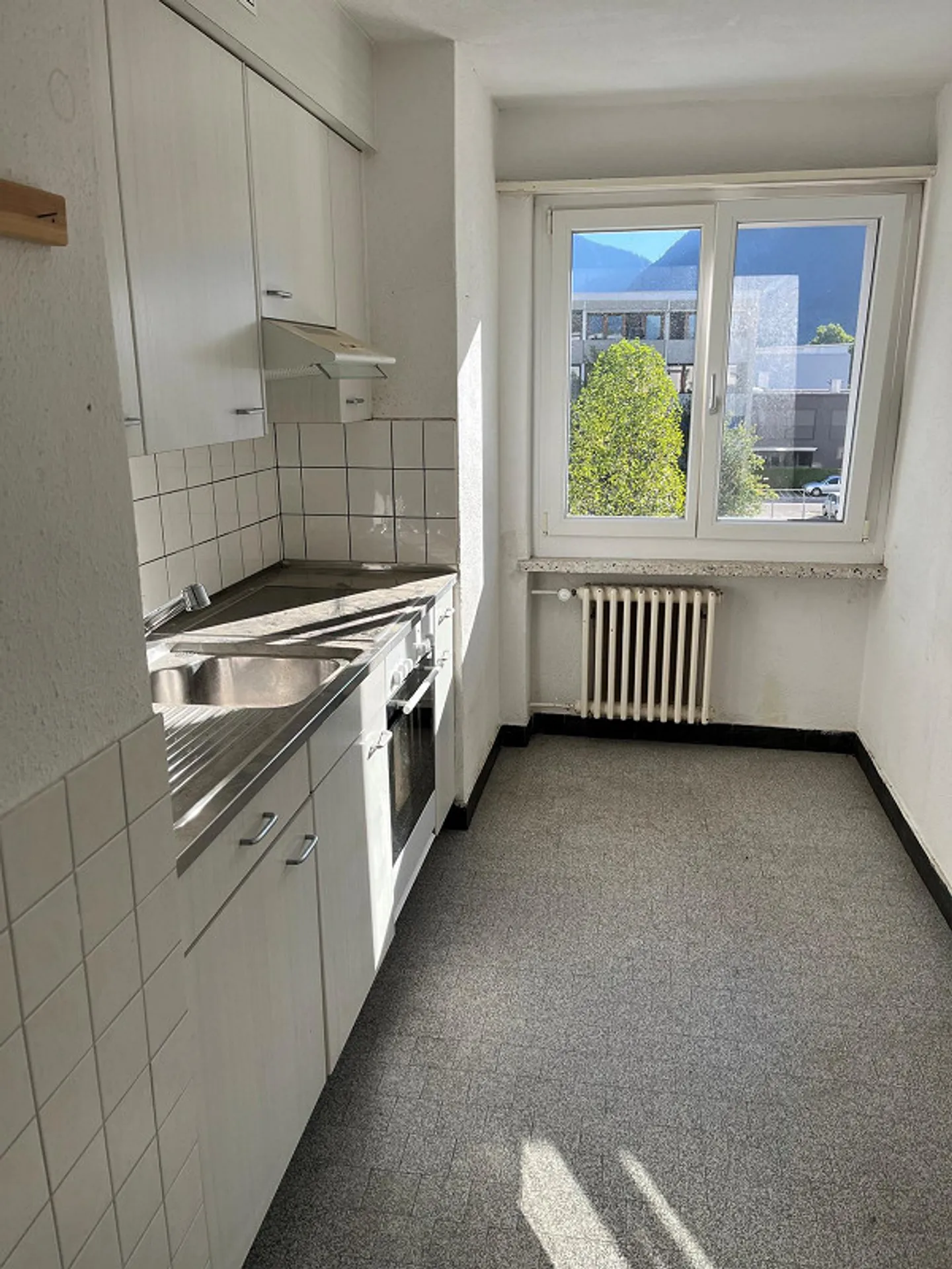 Attractive 3-room apartment ideal as a home or investment - Photo 5 of 8