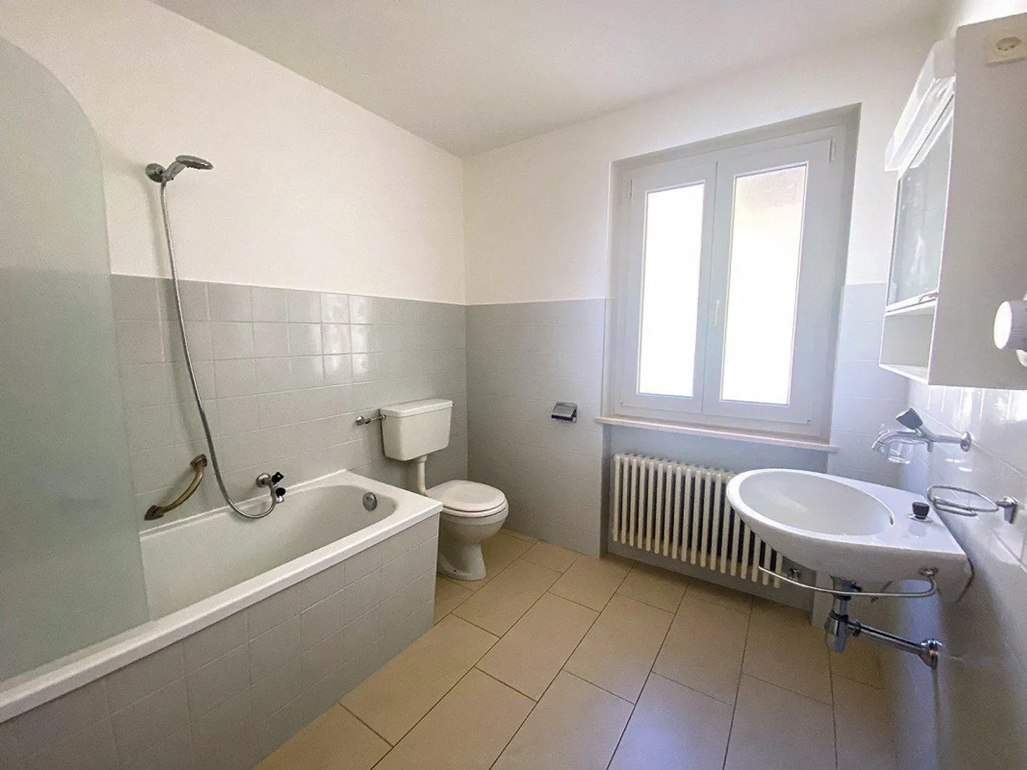 AIRBNB 2.5 Ferienwohnung + Renditeobjekt / appartamento vacanza e/o r - Foto 12 von 23