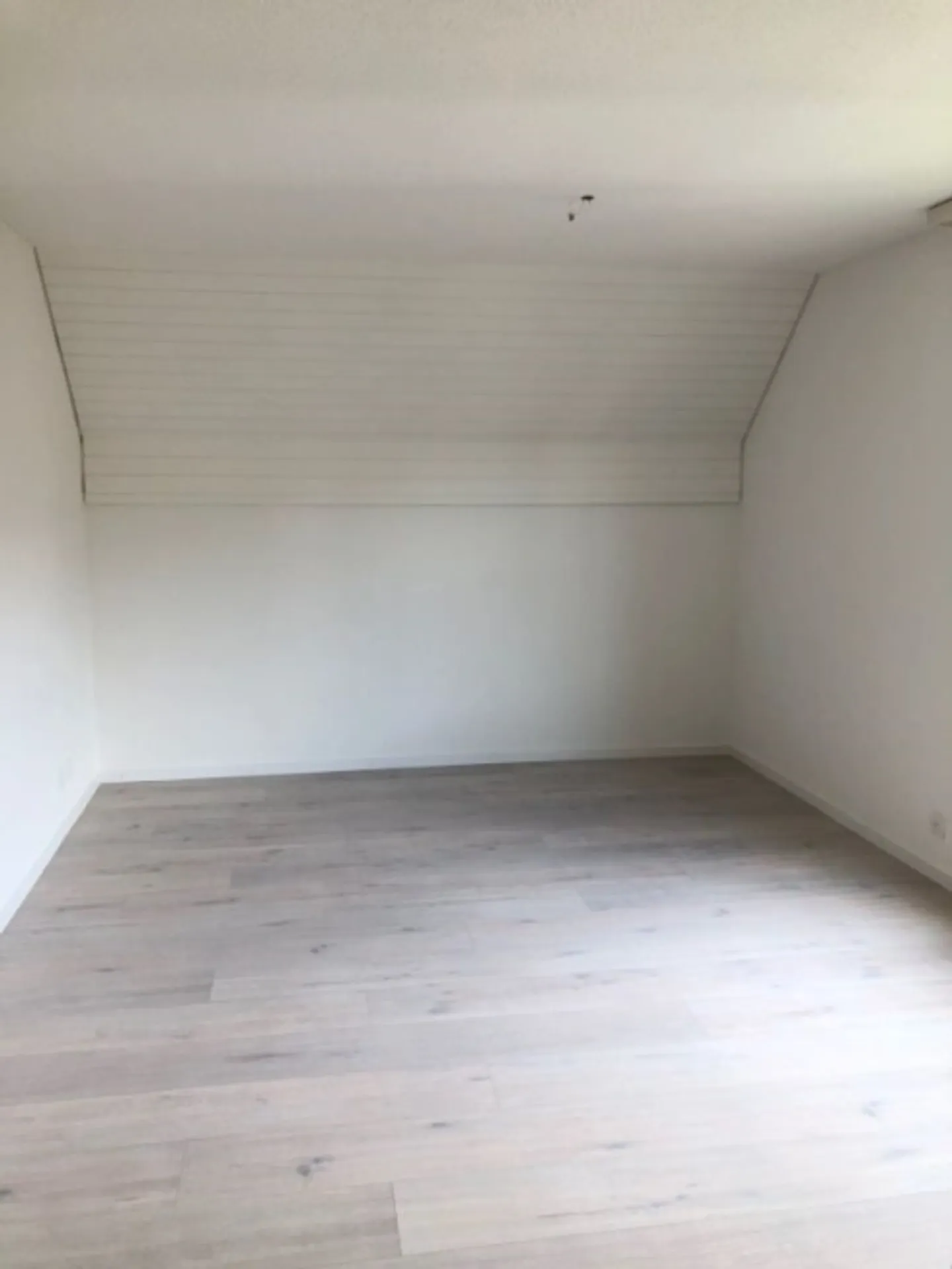Appartement en duplex de 5,5 pièces sous les combles - Photo 3 sur 20
